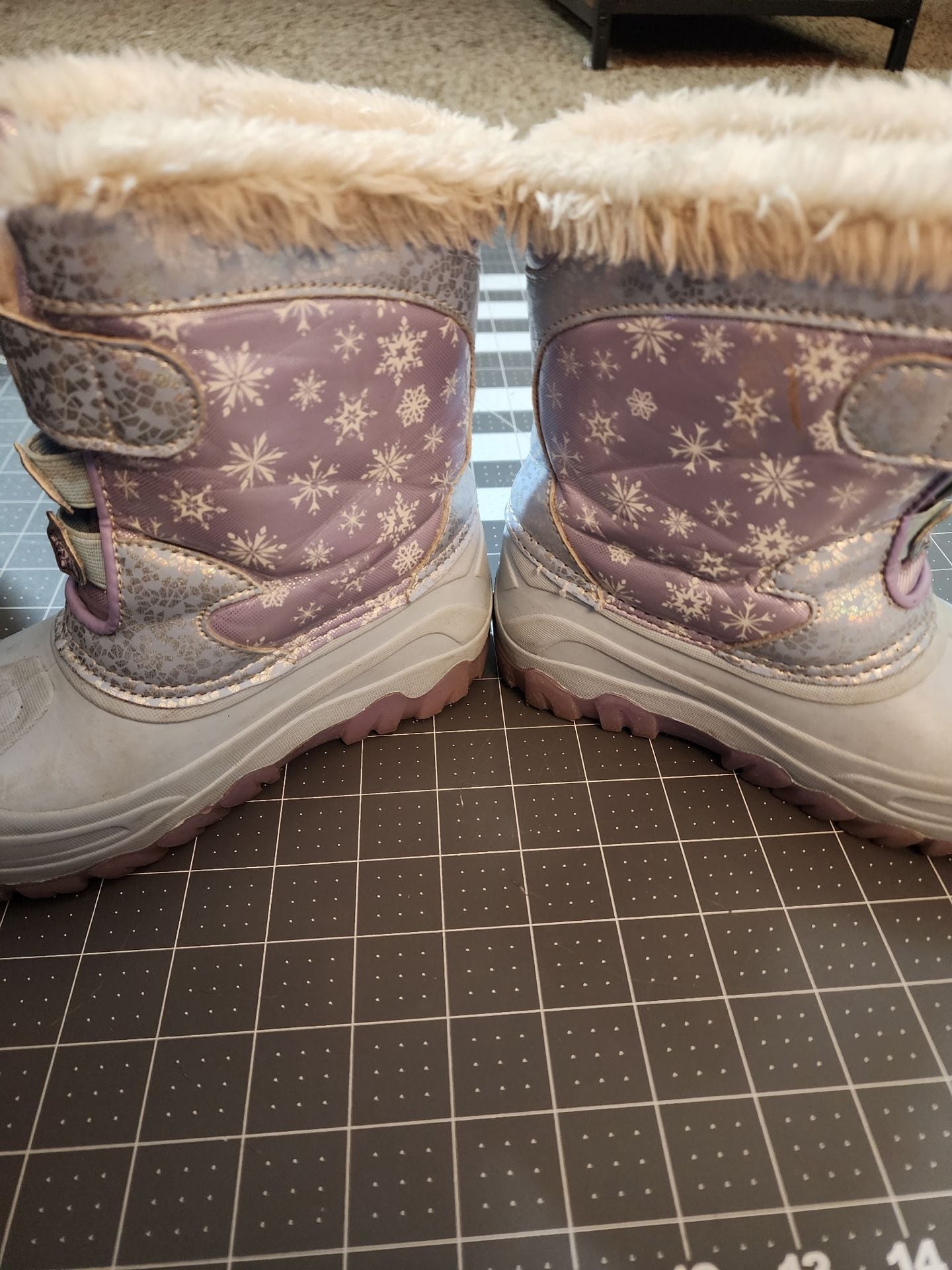Disney Frozen Snow Boots Size 11 Purple Elsa Anna Fur Trim 10