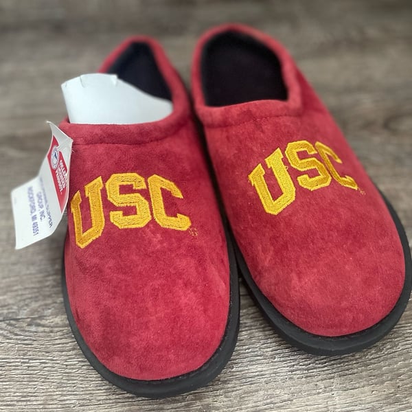 Wolverine Slipper Group USC Slippers Size 8 M Garnet Red