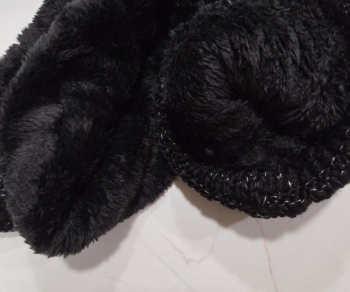 knit beanie with a faux-fur pom-pom and a matching neck gaiter scarf set 3
