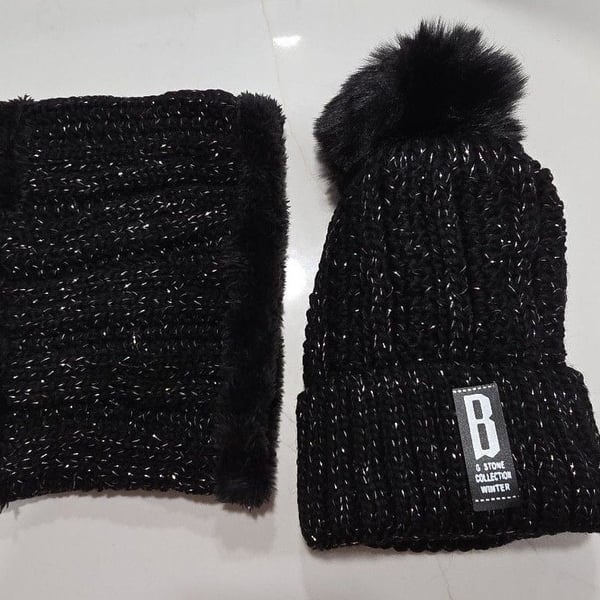 knit beanie with a faux-fur pom-pom and a matching neck gaiter scarf set