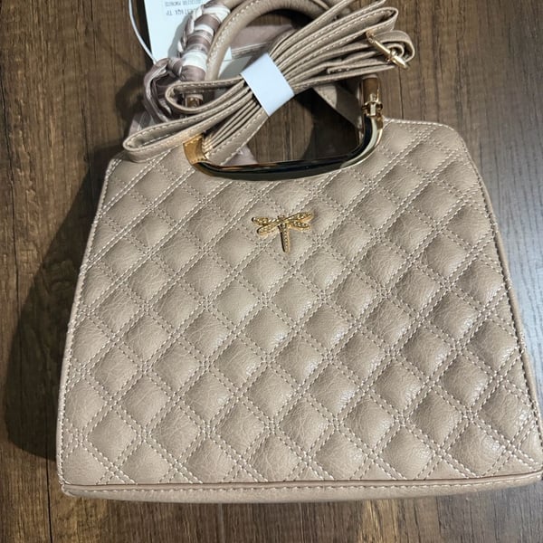 Le Bag Los Angeles Quilted Purse With Removable Shoulder Strap NWT