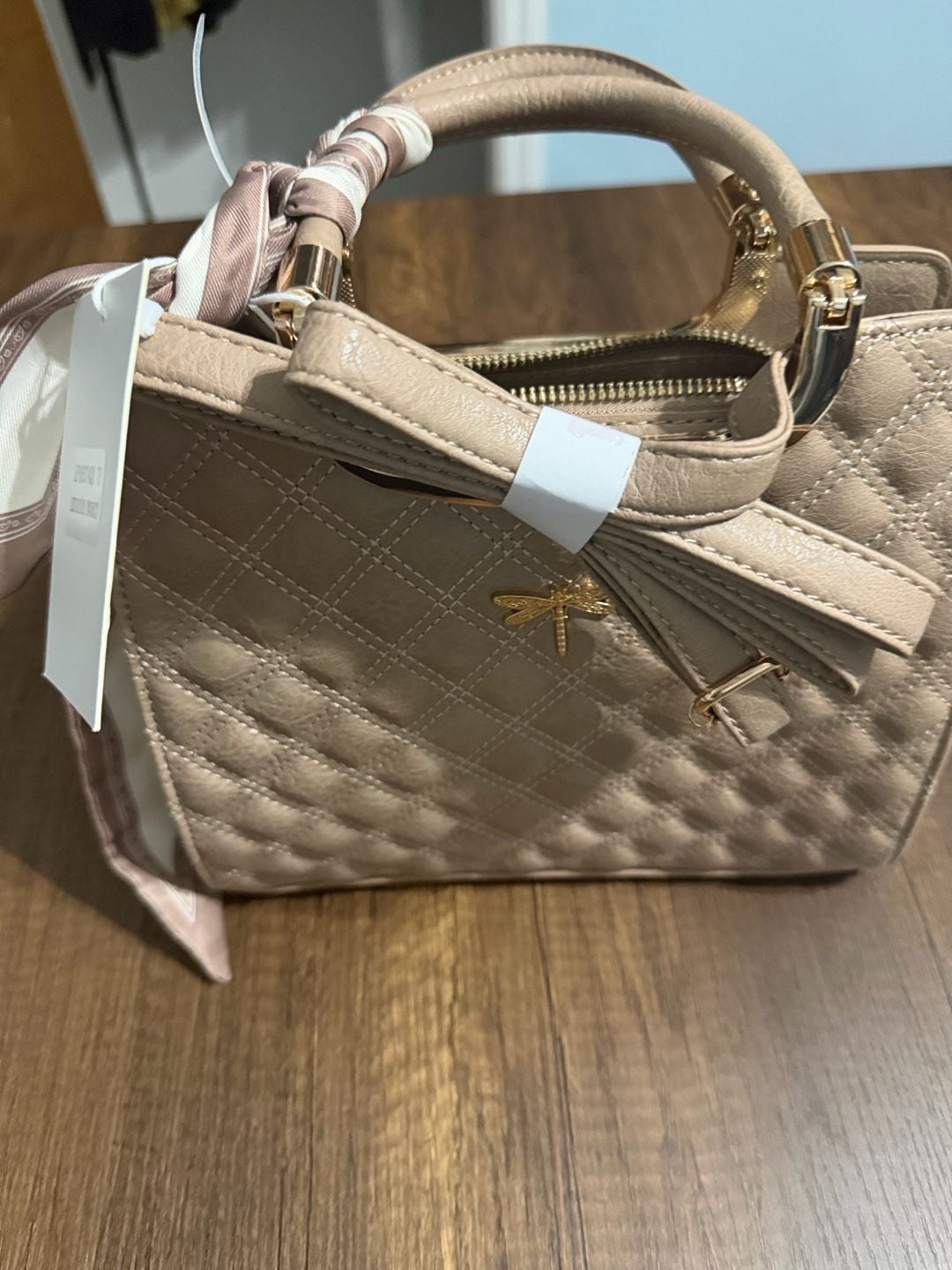 Le Bag Los Angeles Quilted Purse With Removable Shoulder Strap NWT 10