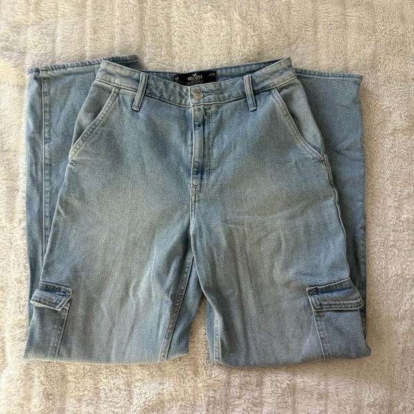 Hollister Ultra High-Rise Dad Jean Size 4R Light Wash Cargo Denim Pants