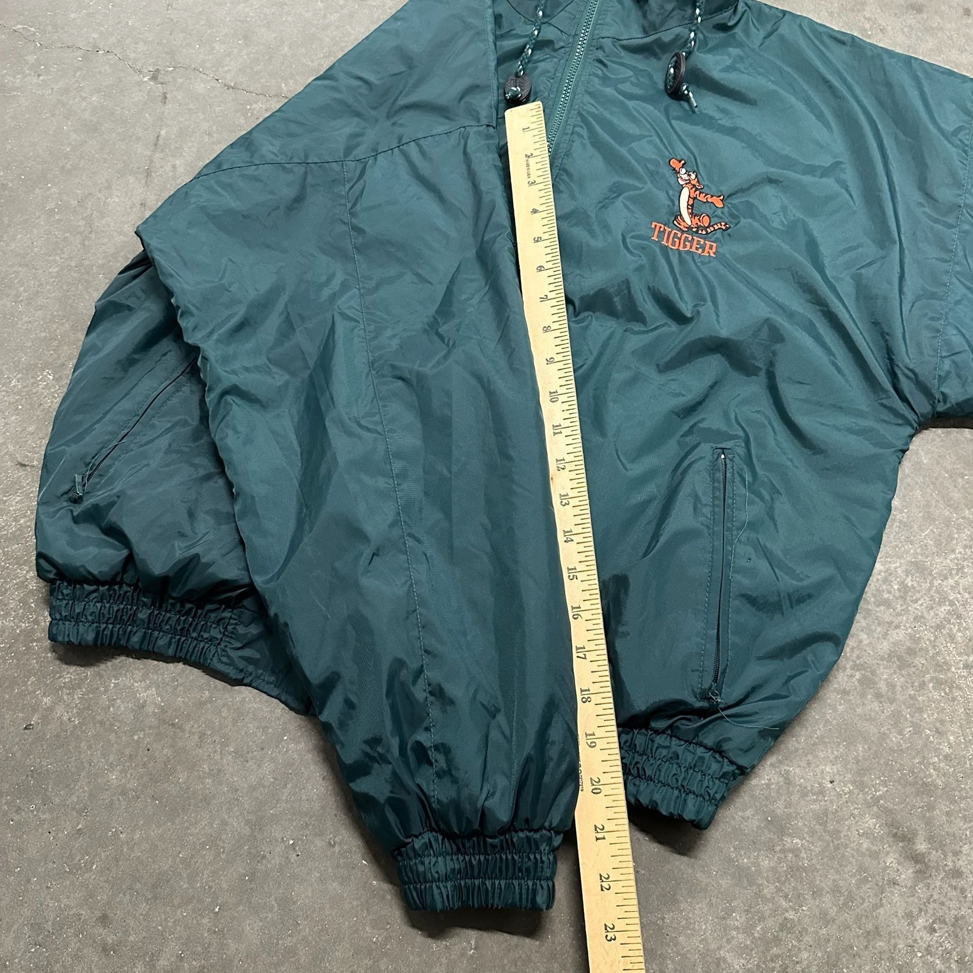 Vintage Disney Store Tigger Embroidered Windbreaker Jacket L Gear For Sports 7