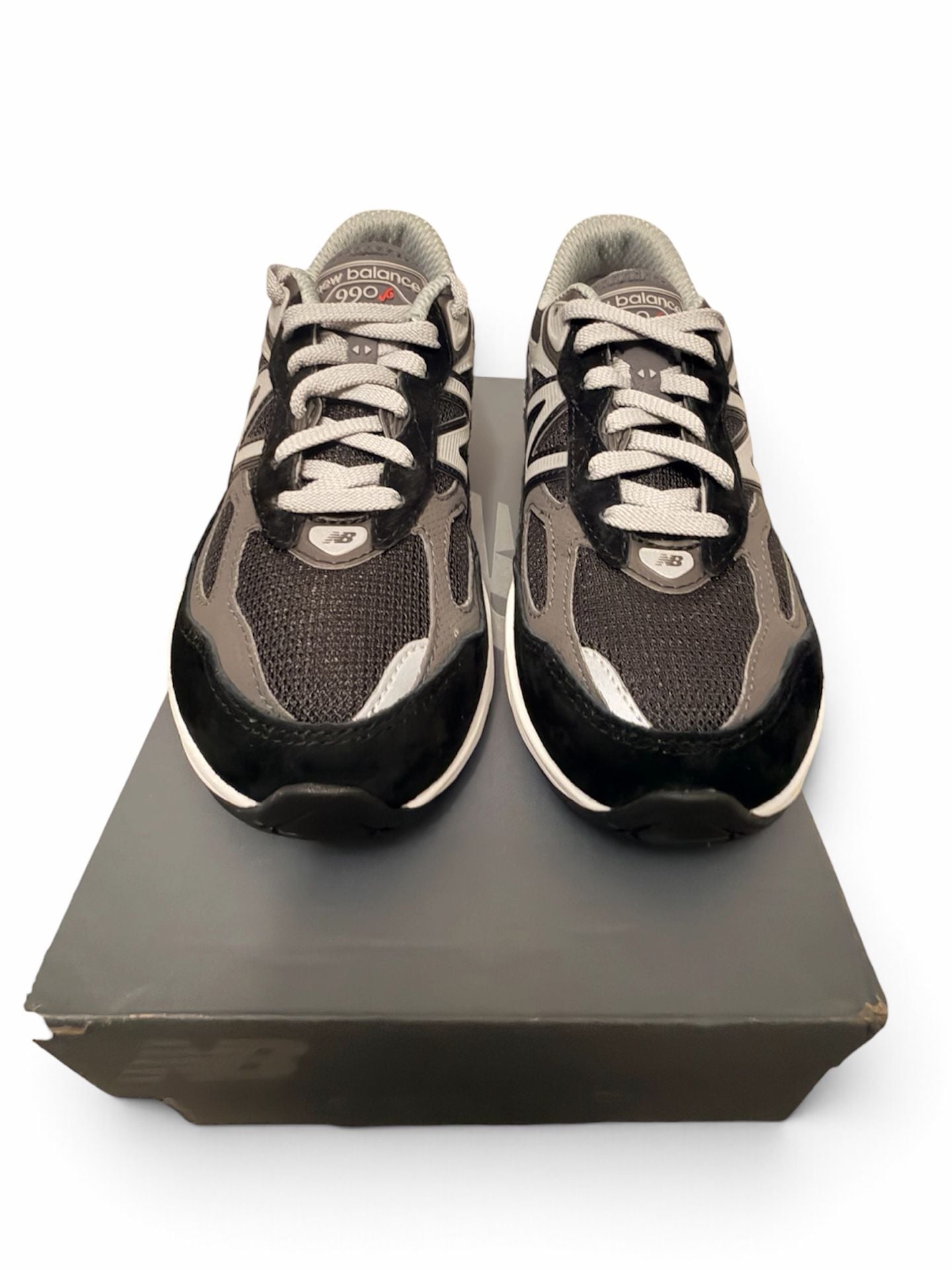 NEW New Balance FuelCell 990v6 Size 3 Black Grey Kids Sneakers 6