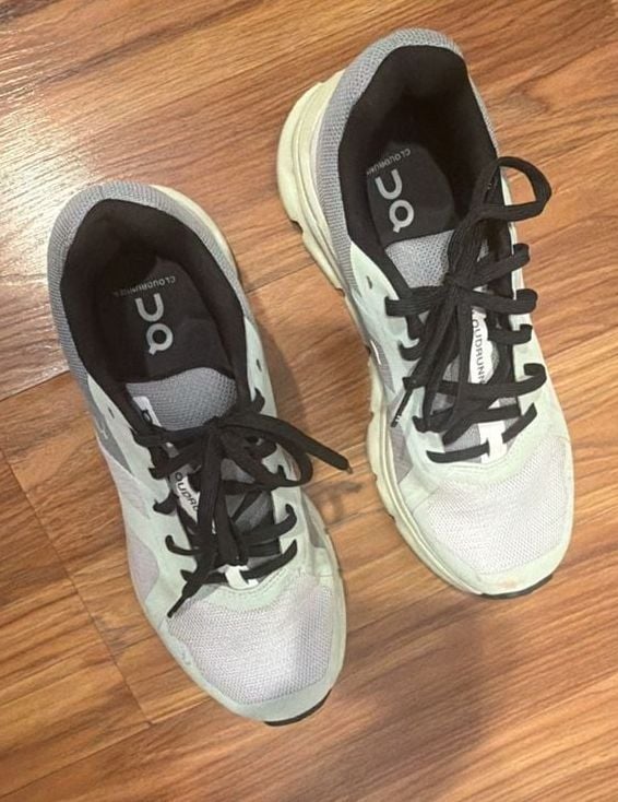 On Running Cloudrunner Frost Aloe Sneakers Womens 3