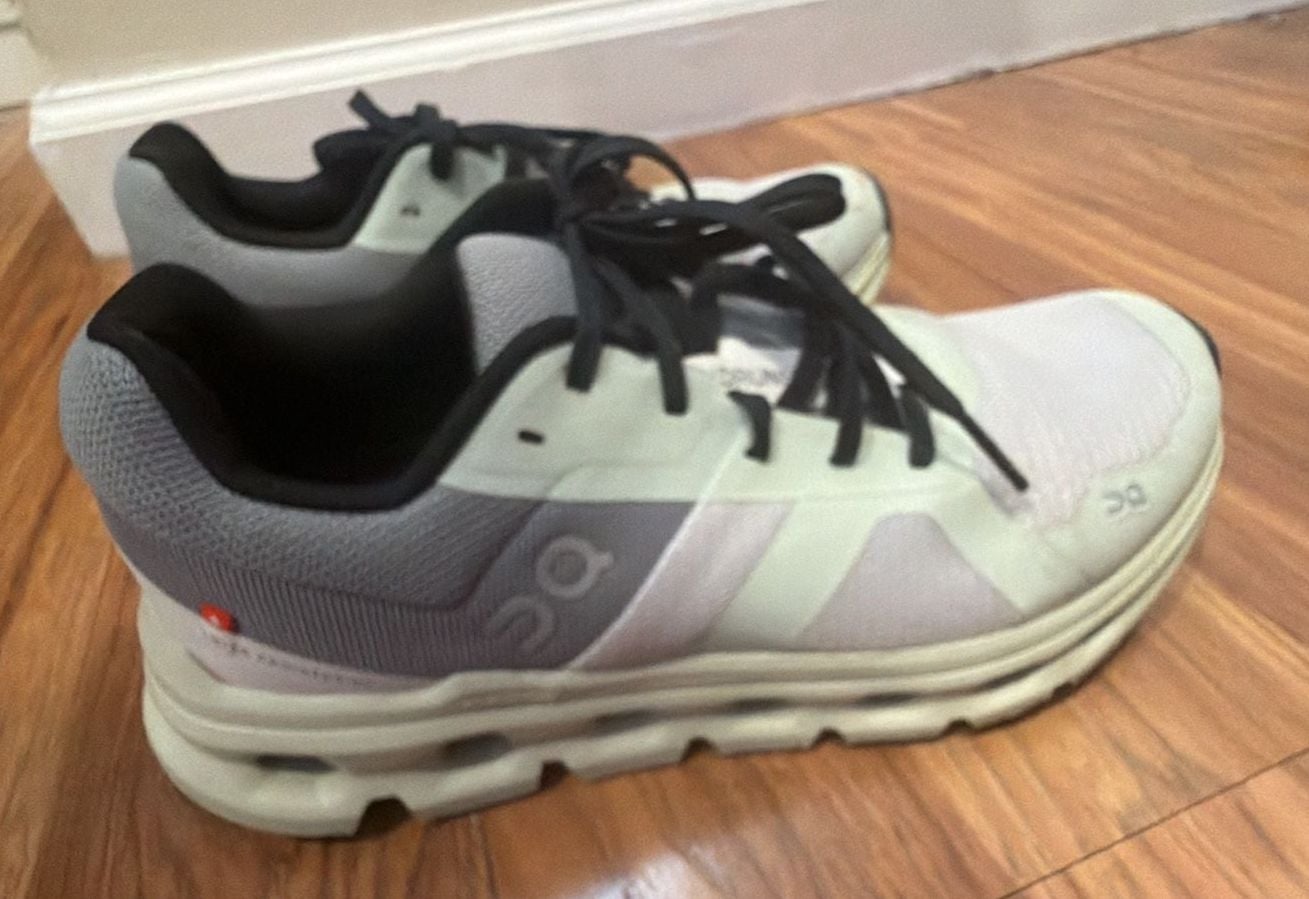 On Running Cloudrunner Frost Aloe Sneakers Womens 4