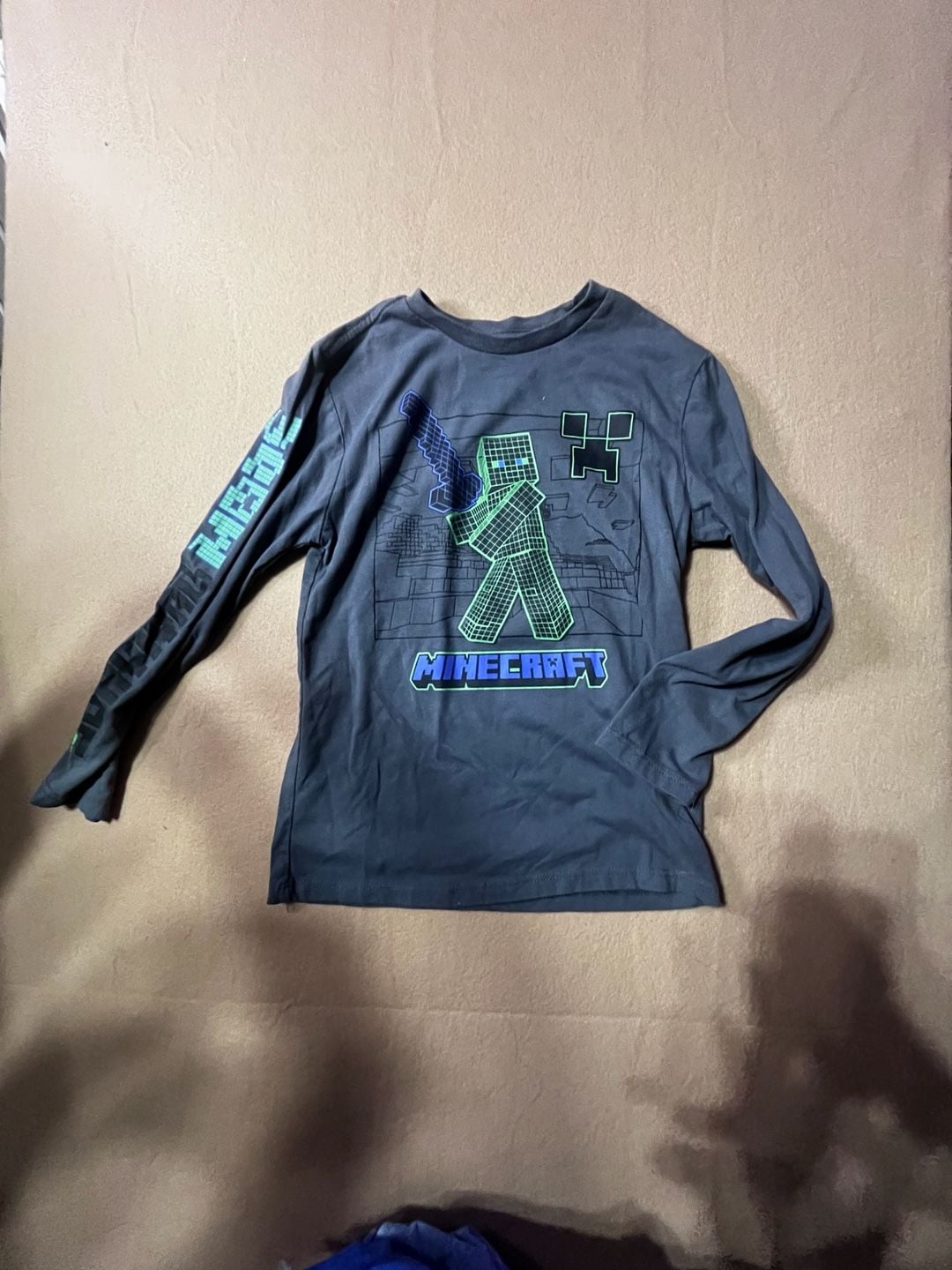 Minecraft Long Sleeve Graphic T-Shirt Size Small Gray 2