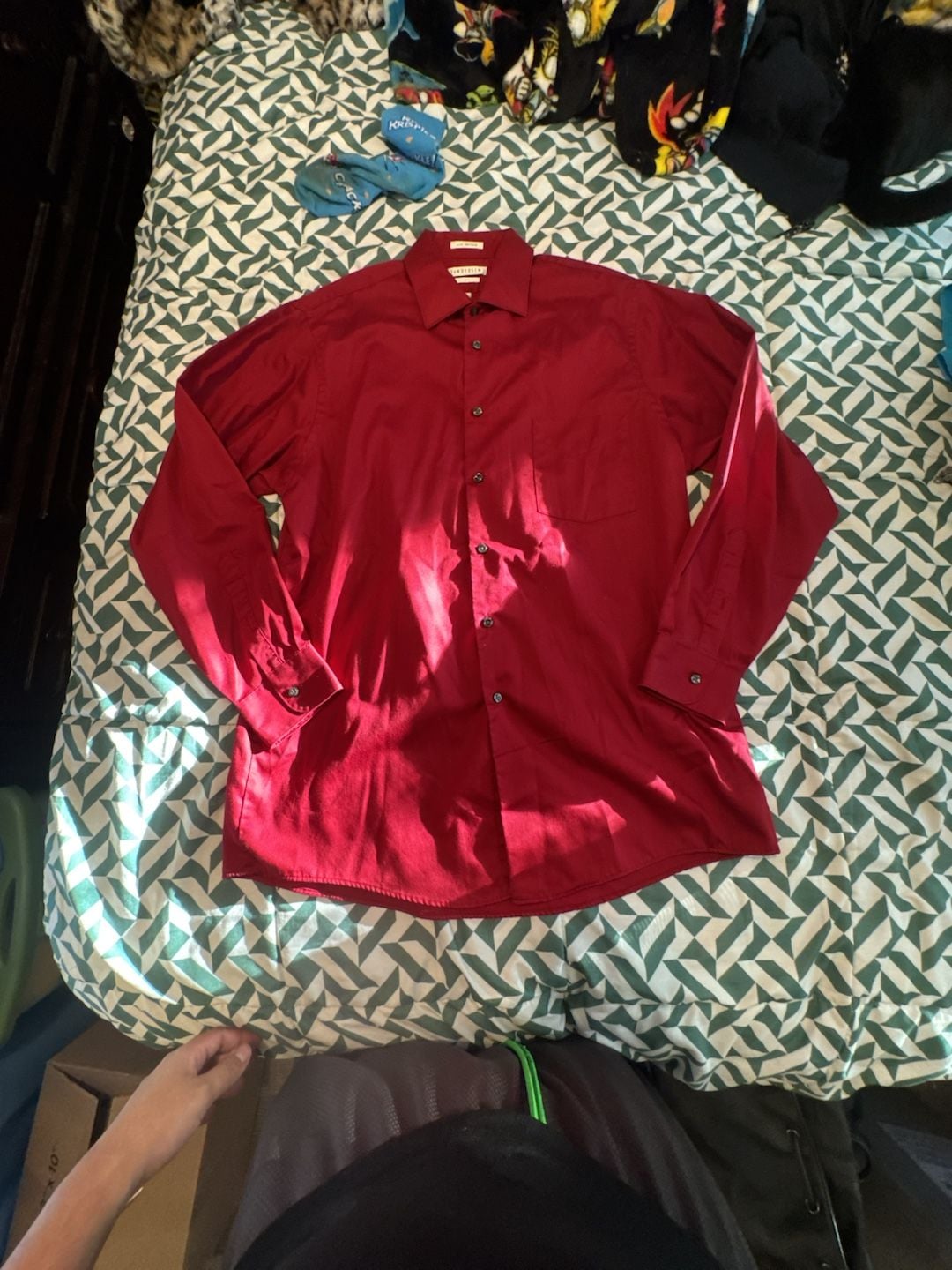 Van Heusen Lux Sateen Dress Shirt Size 16 32/33 Red Regular Fit Long Sleeve 2