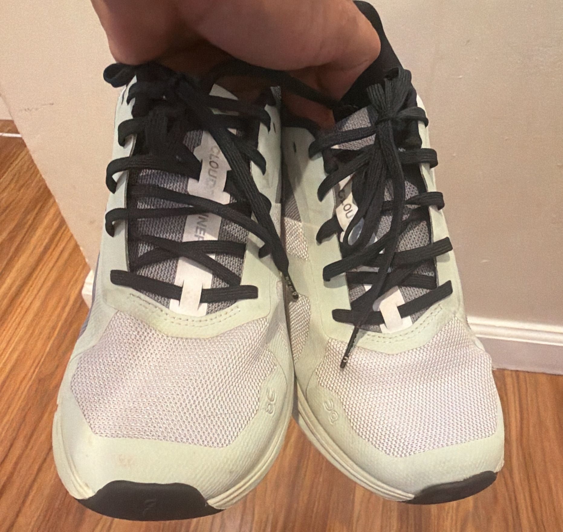On Running Cloudrunner Frost Aloe Sneakers Womens 7