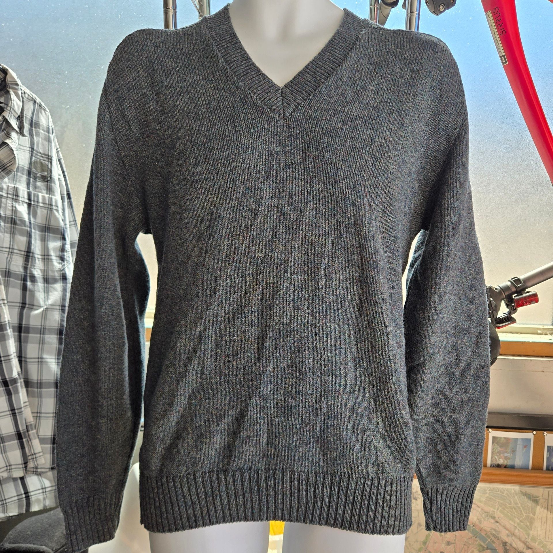 Bemidji Woolen Mills V-Neck Sweater Gray Wool Blend 2