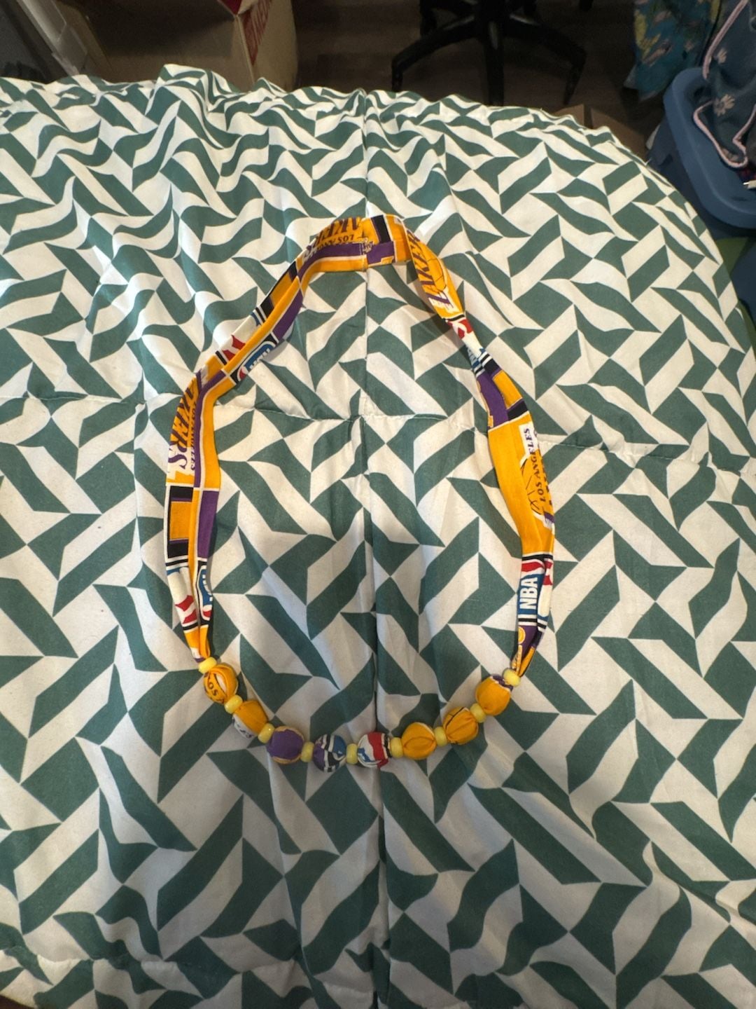 NBA Los Angeles Lakers Fabric Beaded Necklace Scarf Yellow Purple 1