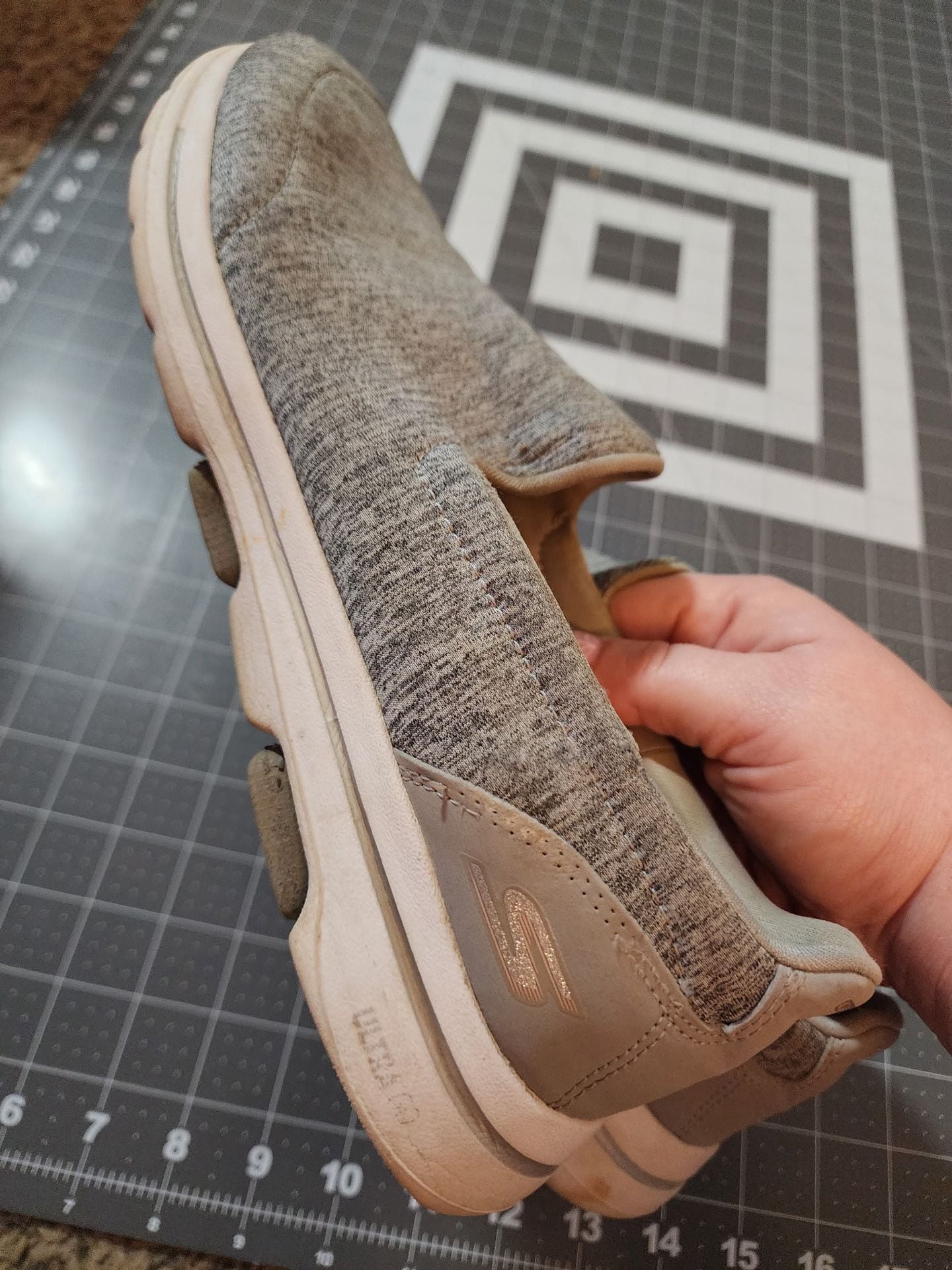 Skechers Slip-On Sneakers Size 8 Gray Textile 7