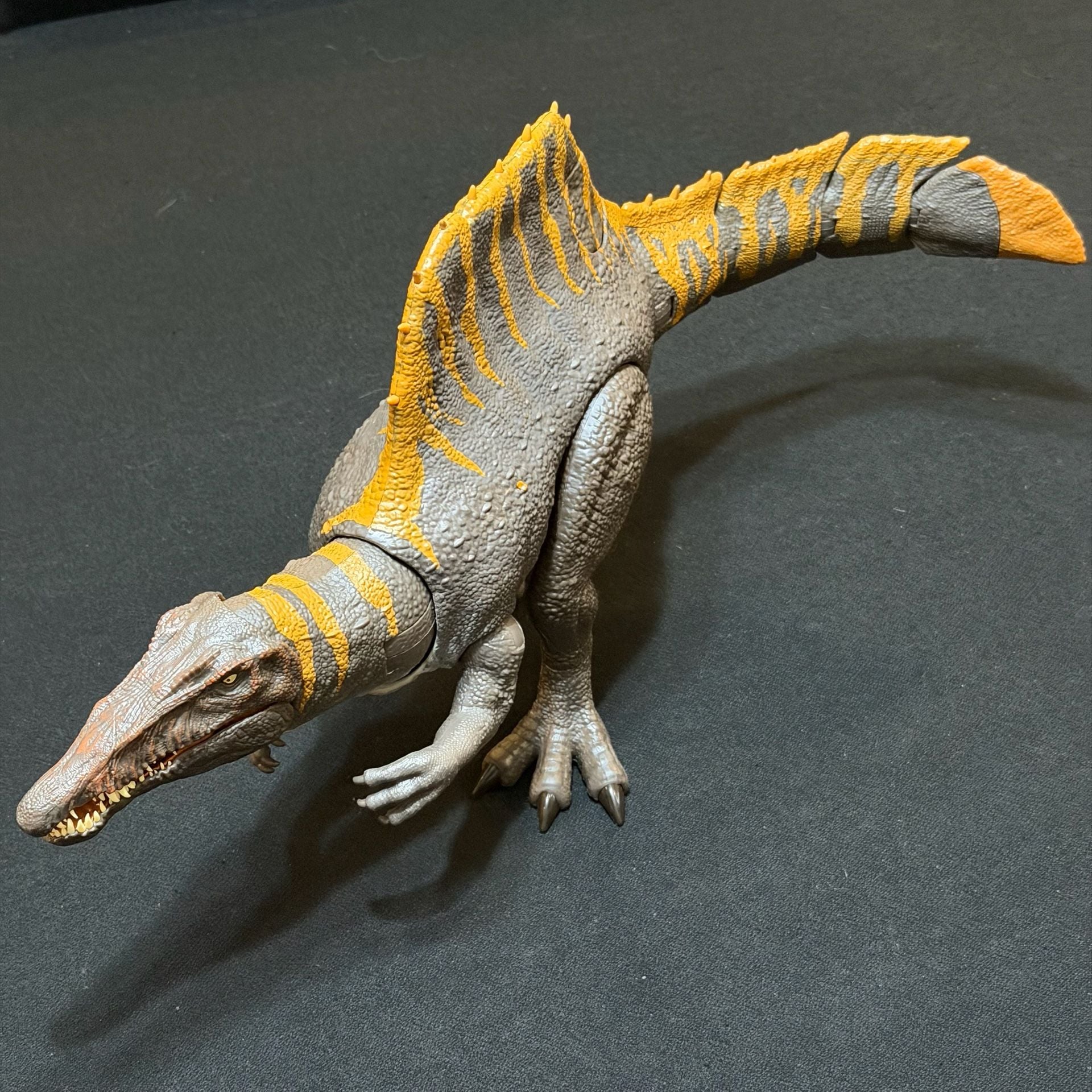 Jurassic World Rebirth Hammond Collection Tail Thrasher Spinosaurus 1