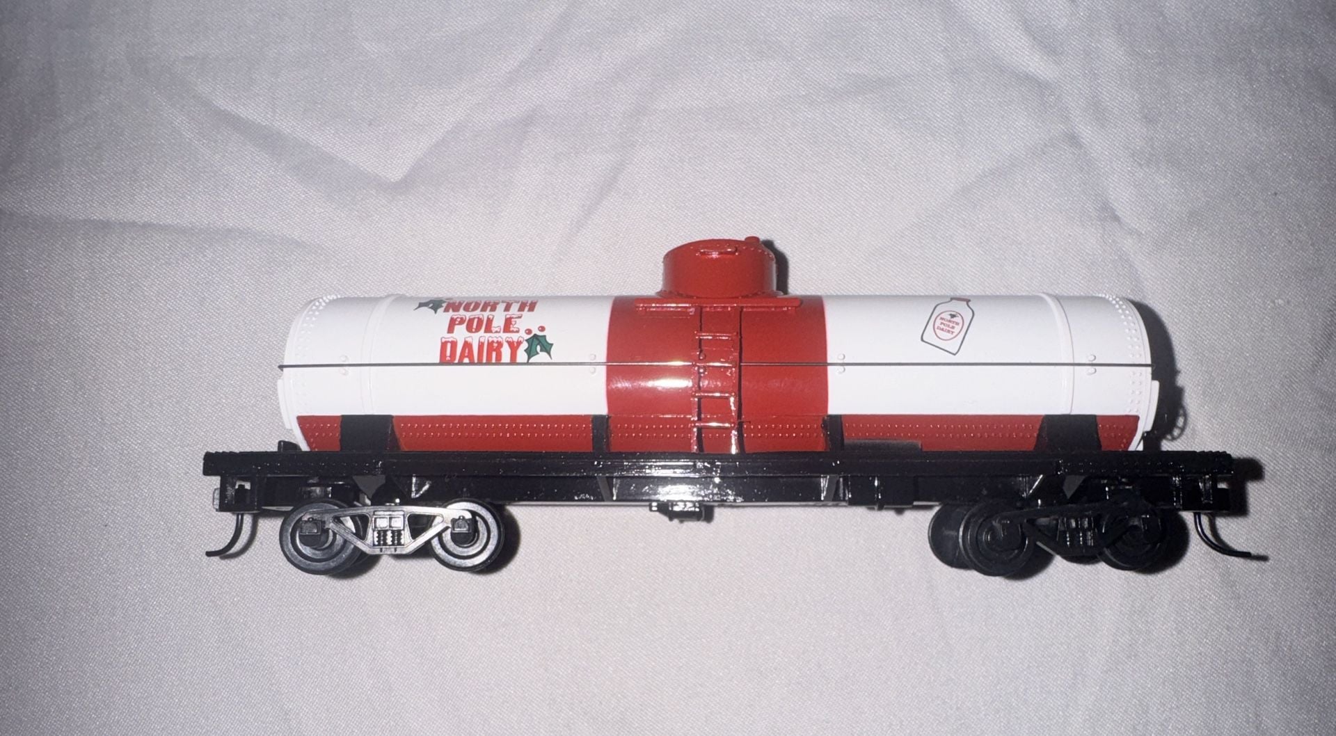 Bachmann Jingle Bell Express Christmas Model Train Set 6