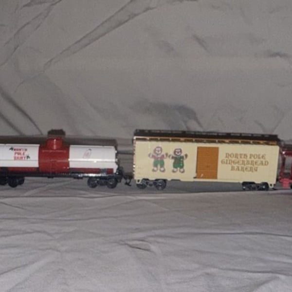 Bachmann Jingle Bell Express Christmas Model Train Set