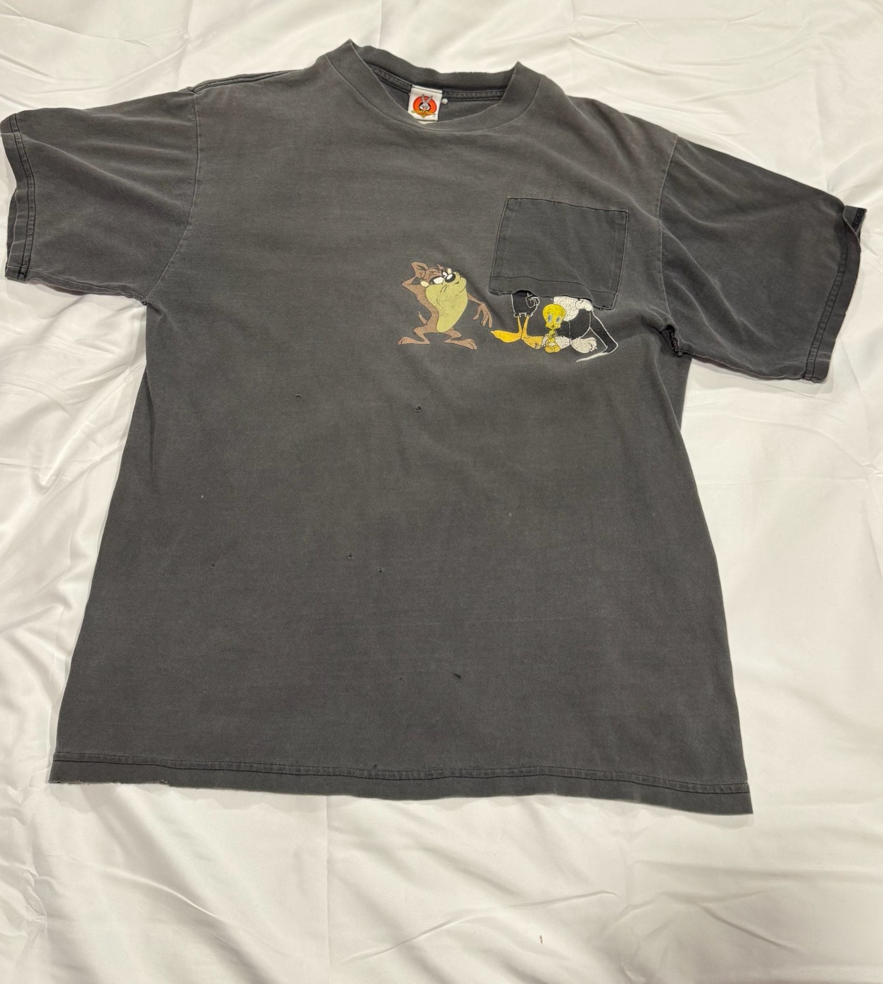 Looney Tunes Pocket T-Shirt Vintage 1997 distressed,holes 1