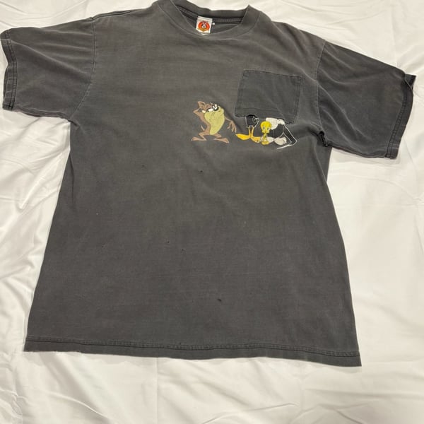 Looney Tunes Pocket T-Shirt Vintage 1997 distressed,holes 