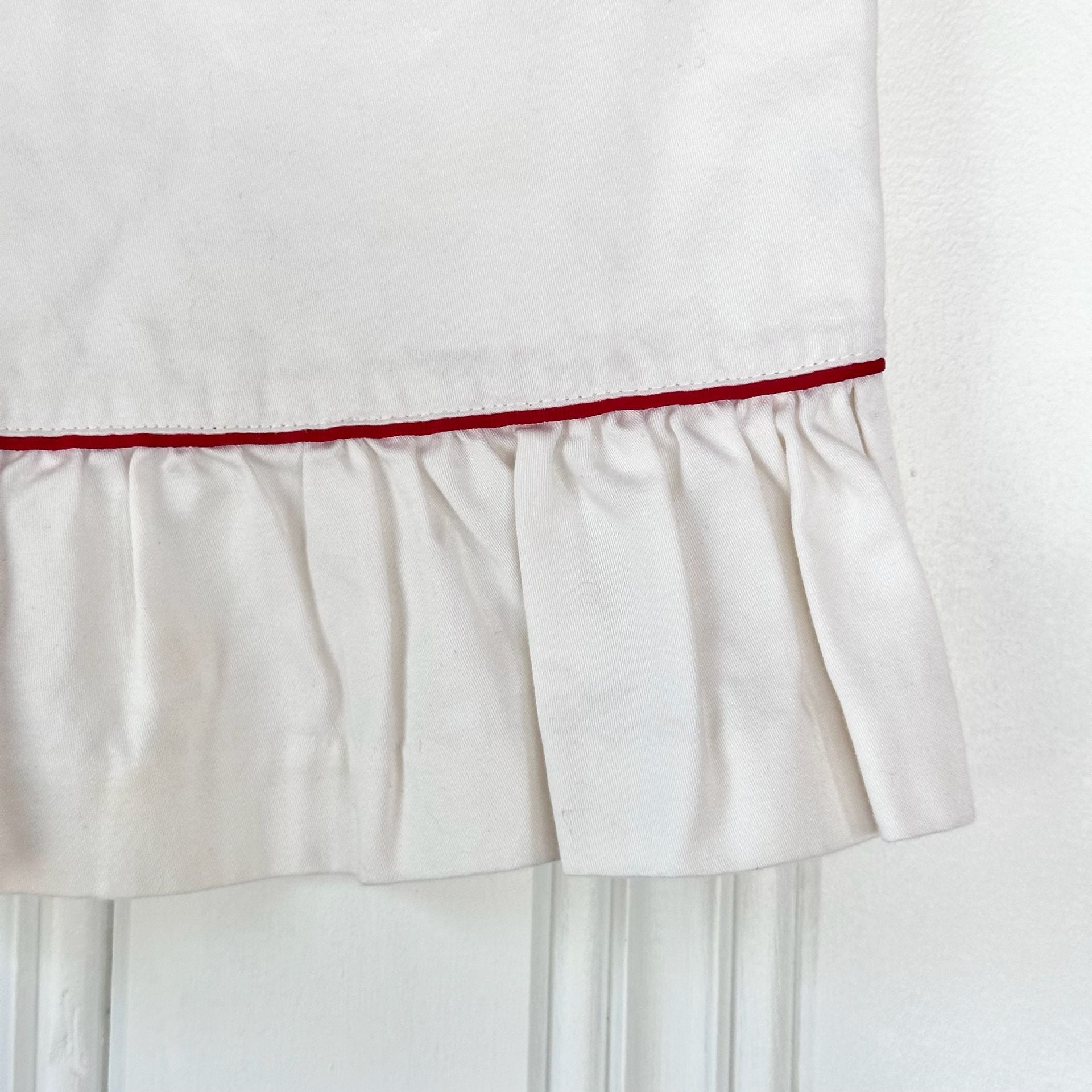 Janie And Jack size 5, White Ruffle Hem Top With Flower Brooch 8
