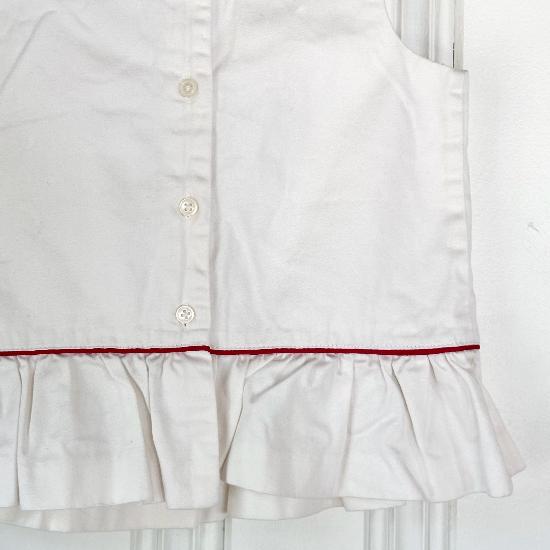 Janie And Jack size 5, White Ruffle Hem Top With Flower Brooch 9
