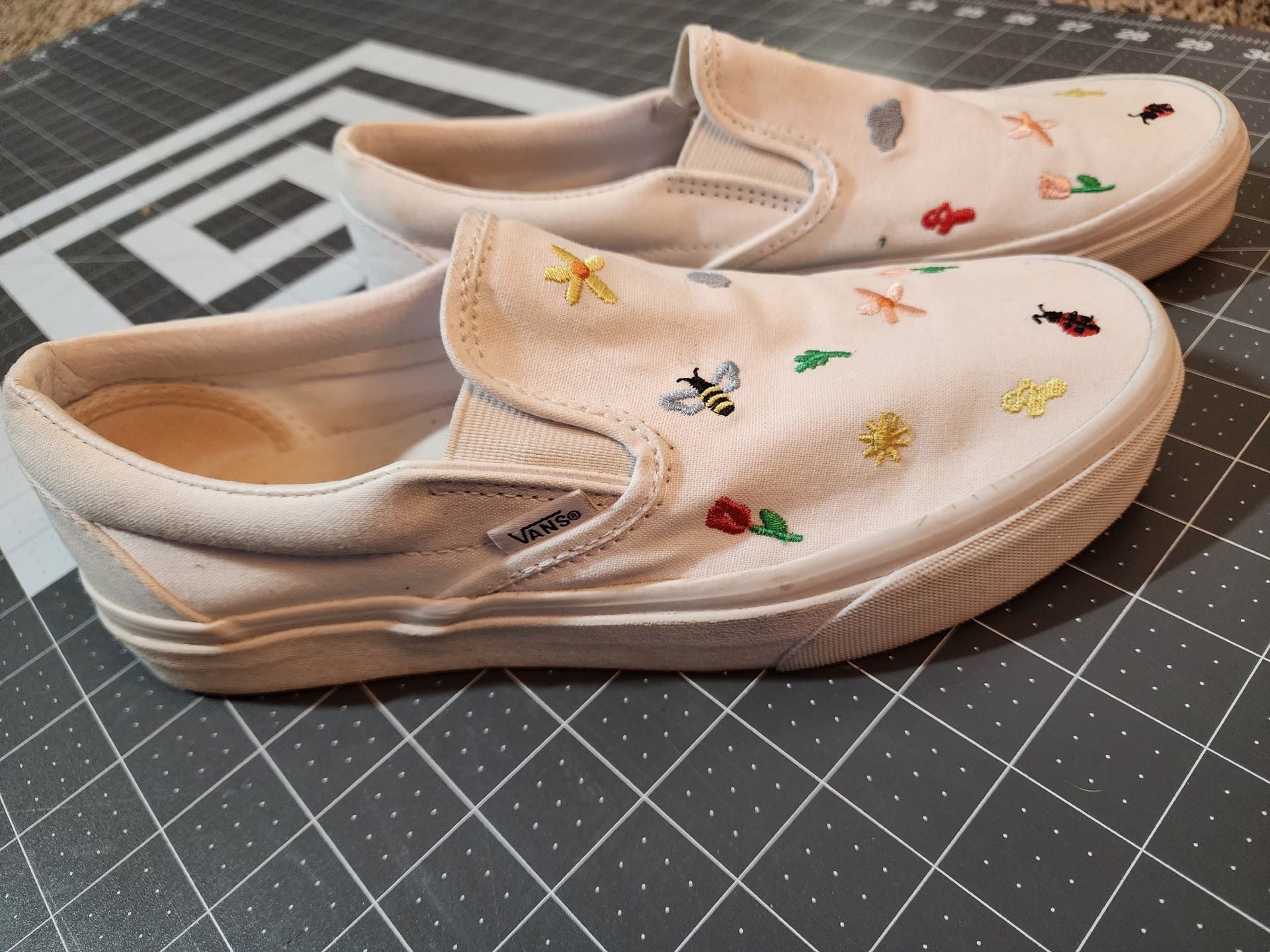 Vans Garden Party Classic Slip-On Shoes True White 3