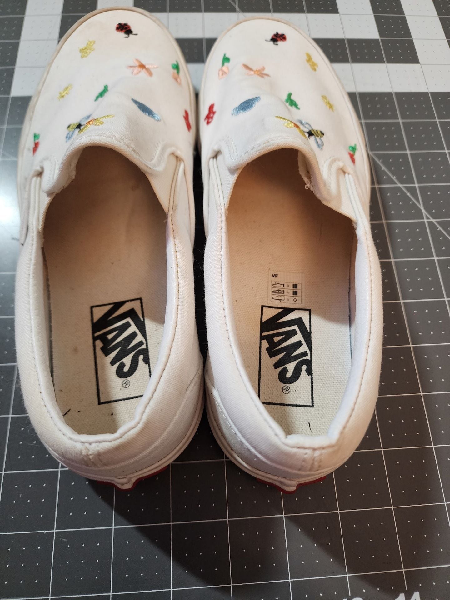 Vans Garden Party Classic Slip-On Shoes True White 6