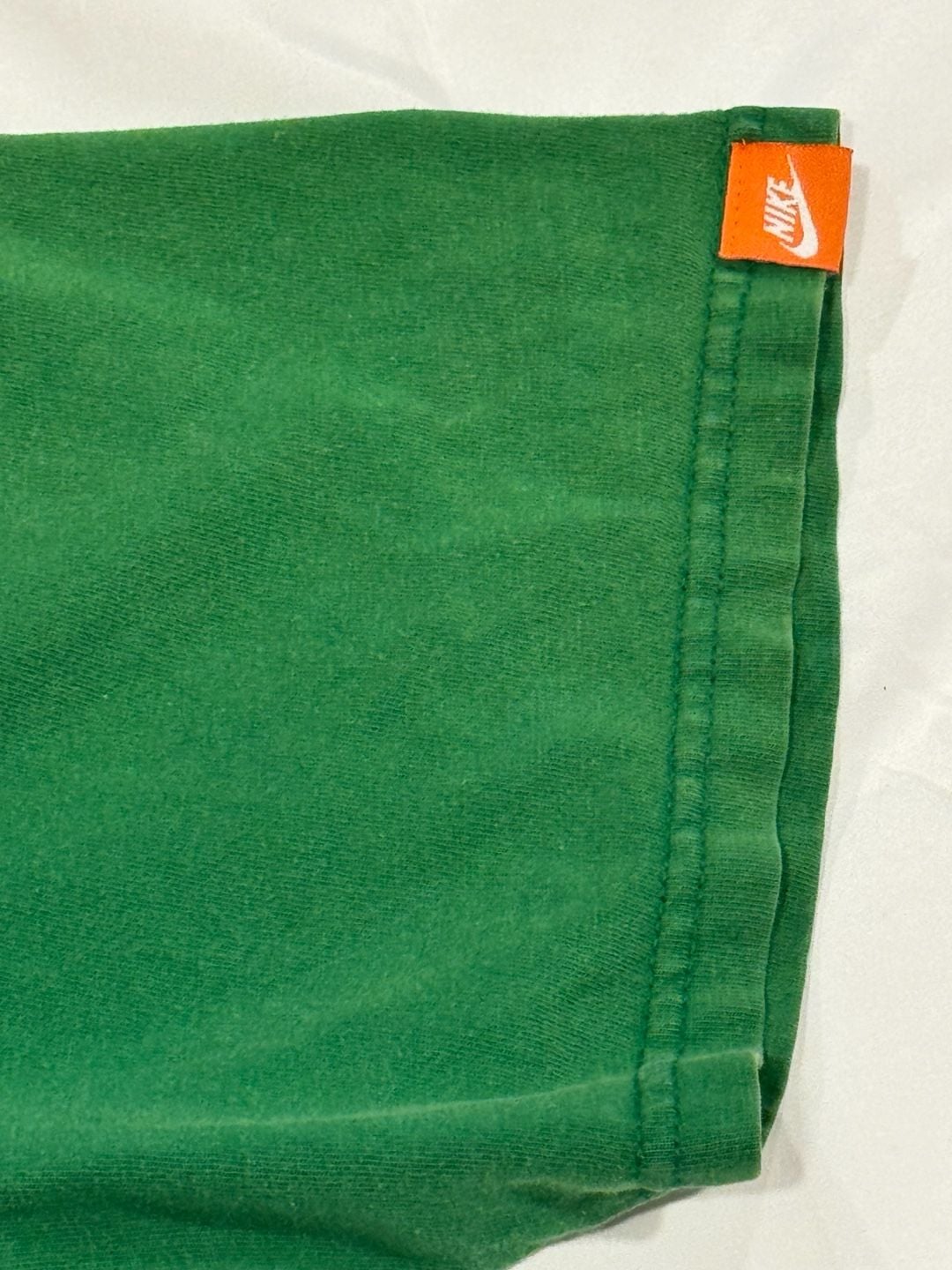 Vintage Y2K Nike Graphic T-Shirt Size XL Green Tribal Swoosh Short Sleeve 5
