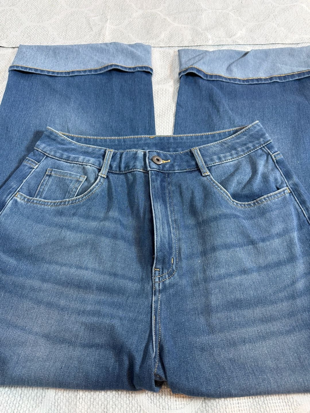 Halara Flex Mid Rise Rolled Hem Straight Leg Jeans 4