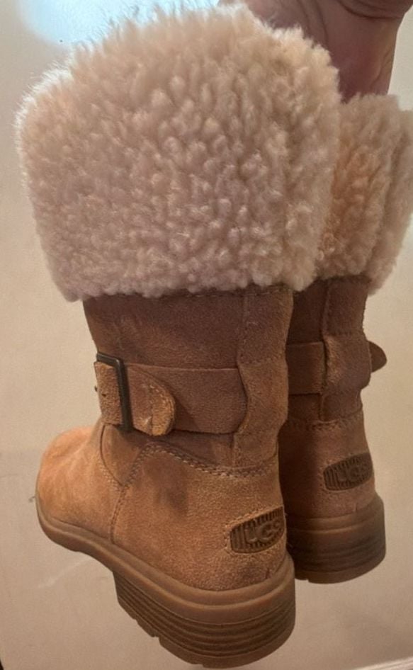 UGG Harrison Cuff Boots Size 9 Chestnut Suede Sherpa 2