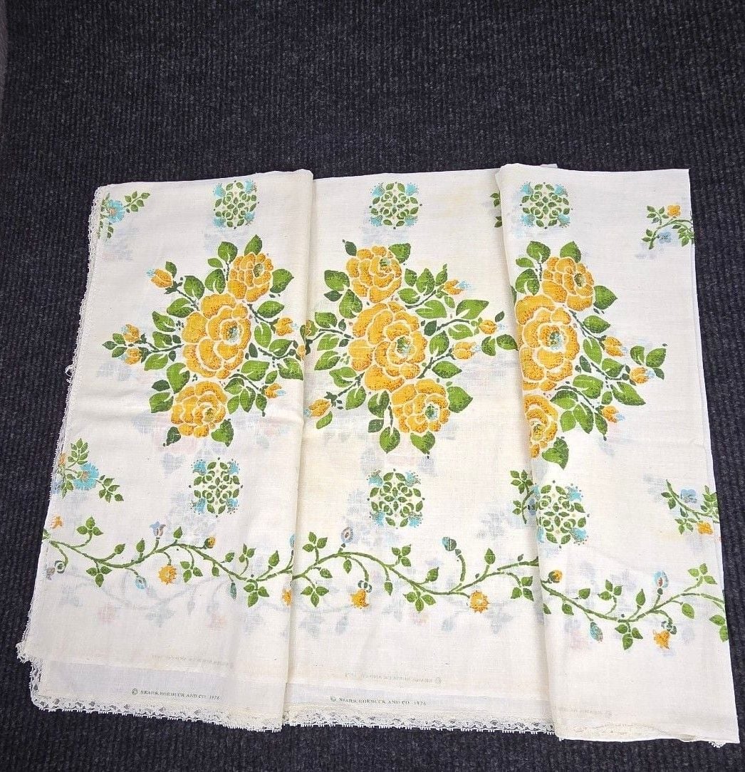 Sears Roebuck Vintage 1976 Yellow Rose Floral Tablecloth 70"×42" 1