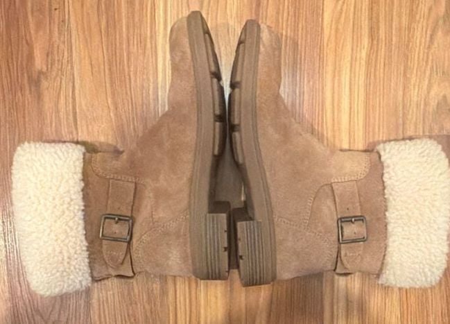 UGG Harrison Cuff Boots Size 9 Chestnut Suede Sherpa 5