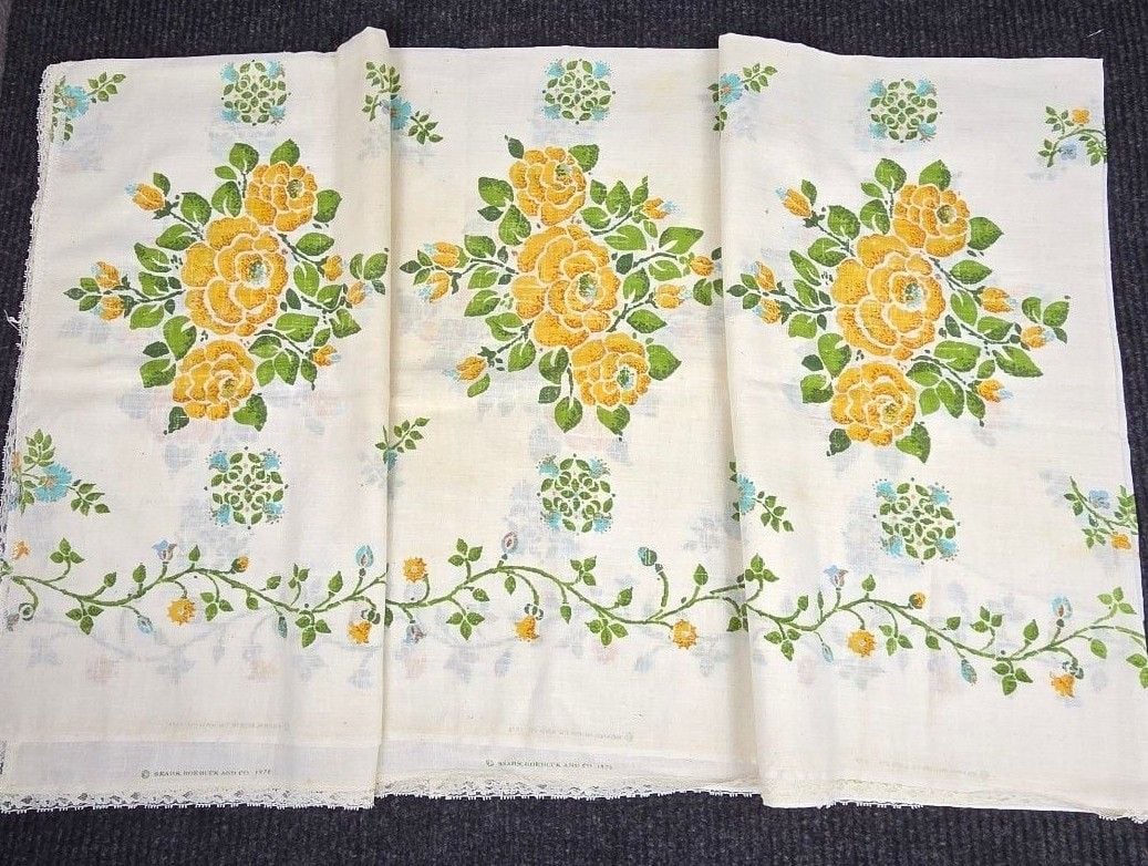 Sears Roebuck Vintage 1976 Yellow Rose Floral Tablecloth 70"×42" 2