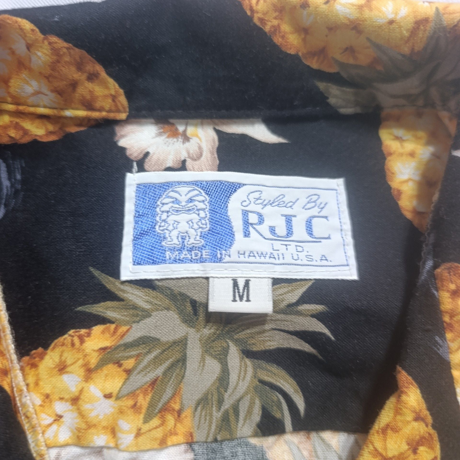 RJC Hawaiian Shirt Size M Black Pineapple Aloha Button Down 3