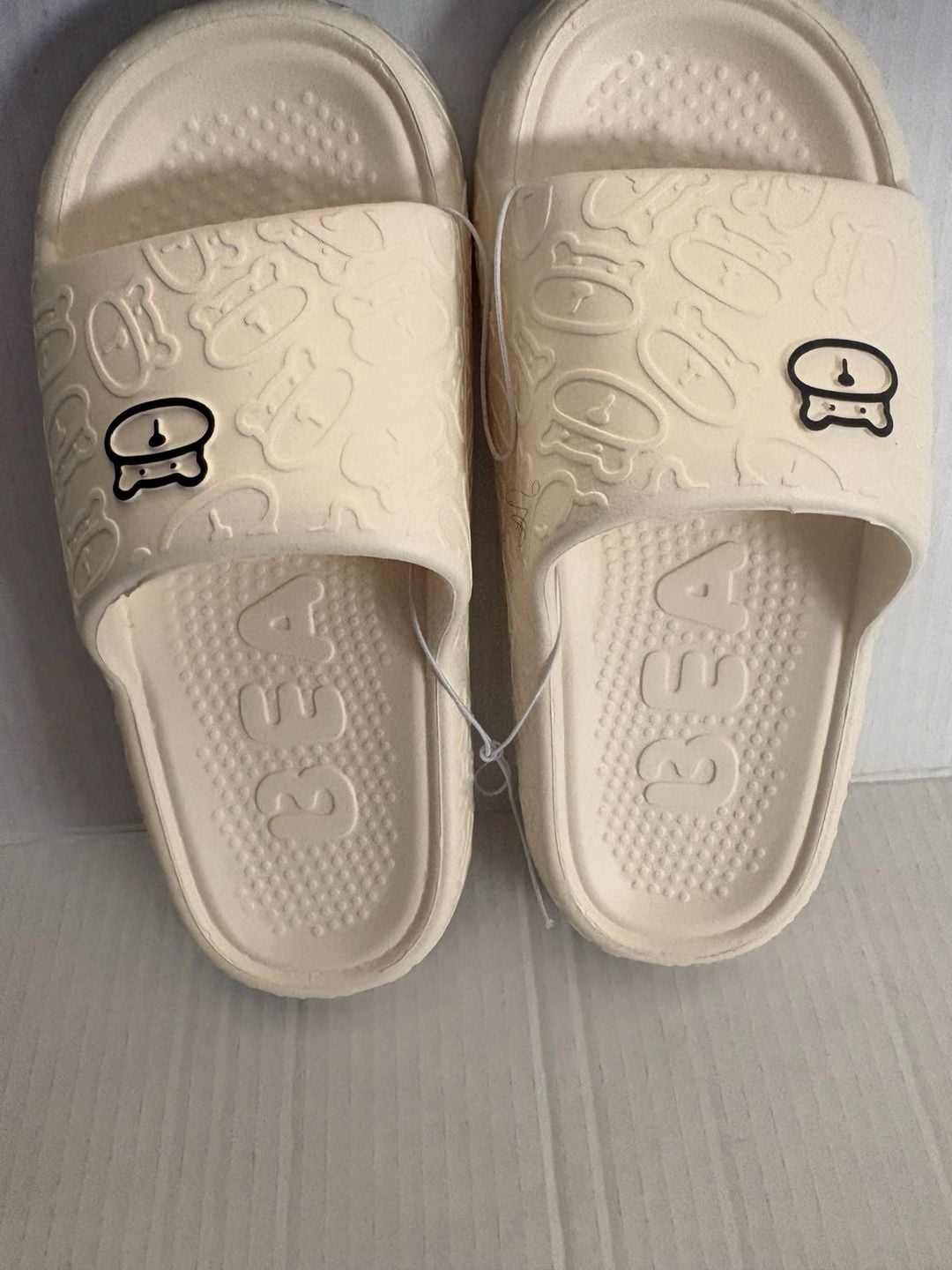 Cartoon Bear EVA Slide Sandals Size 38-39 Beige Thick Sole Non-Slip 2