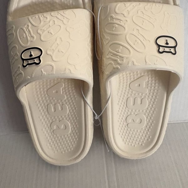 Cartoon Bear EVA Slide Sandals Size 38-39 Beige Thick Sole Non-Slip