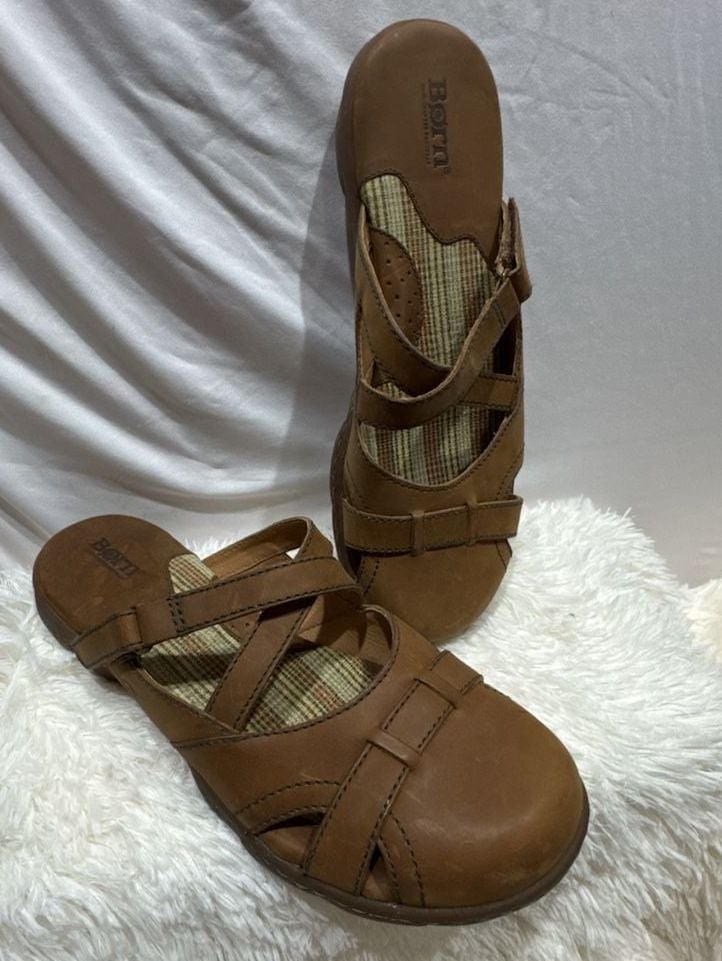Born Sandals Brown Leather Cross Strap Size 8 2