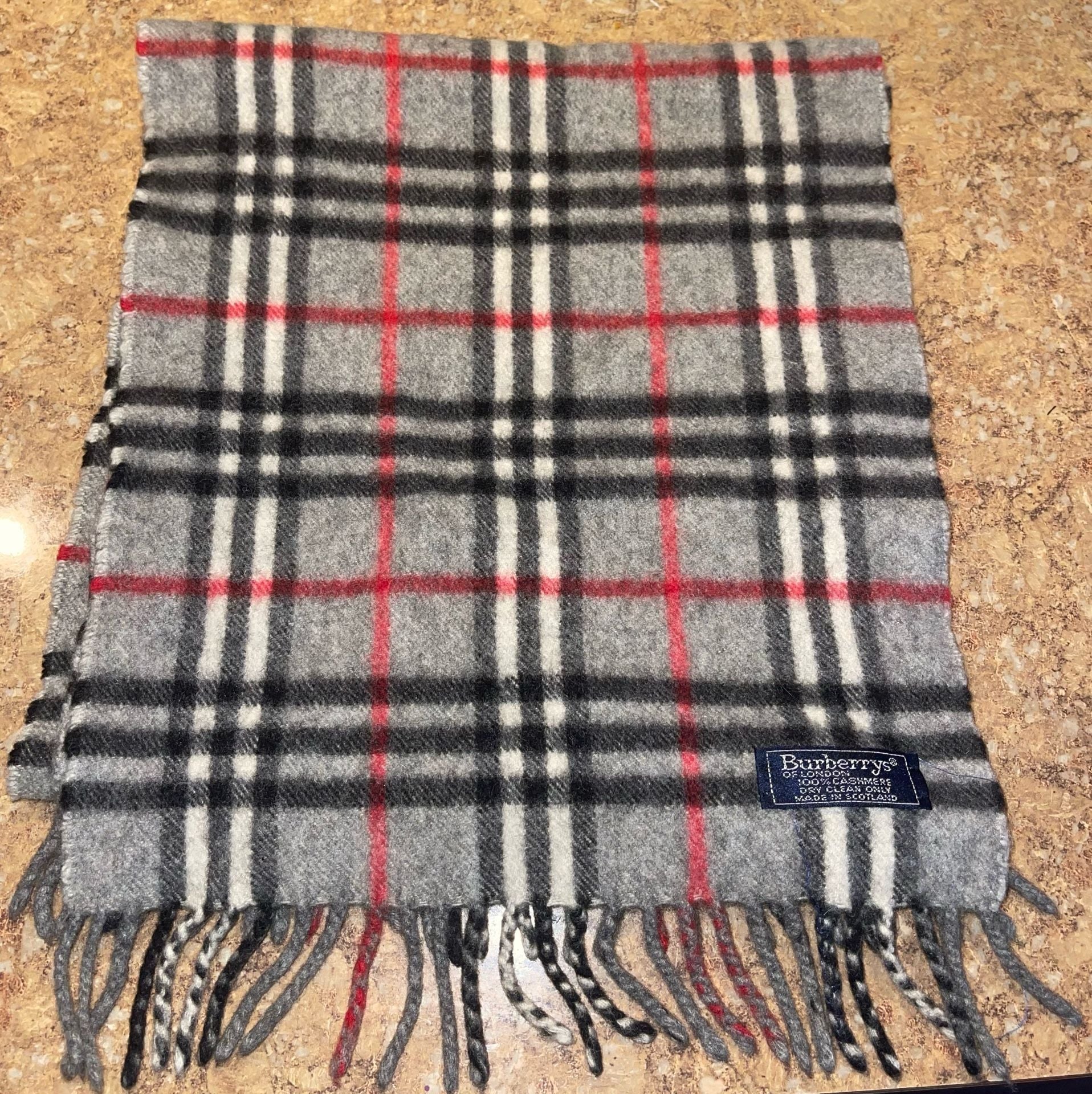 Burberrys London 100% Cashmere Gray Nova Check Plaid Fringe Scarf 1