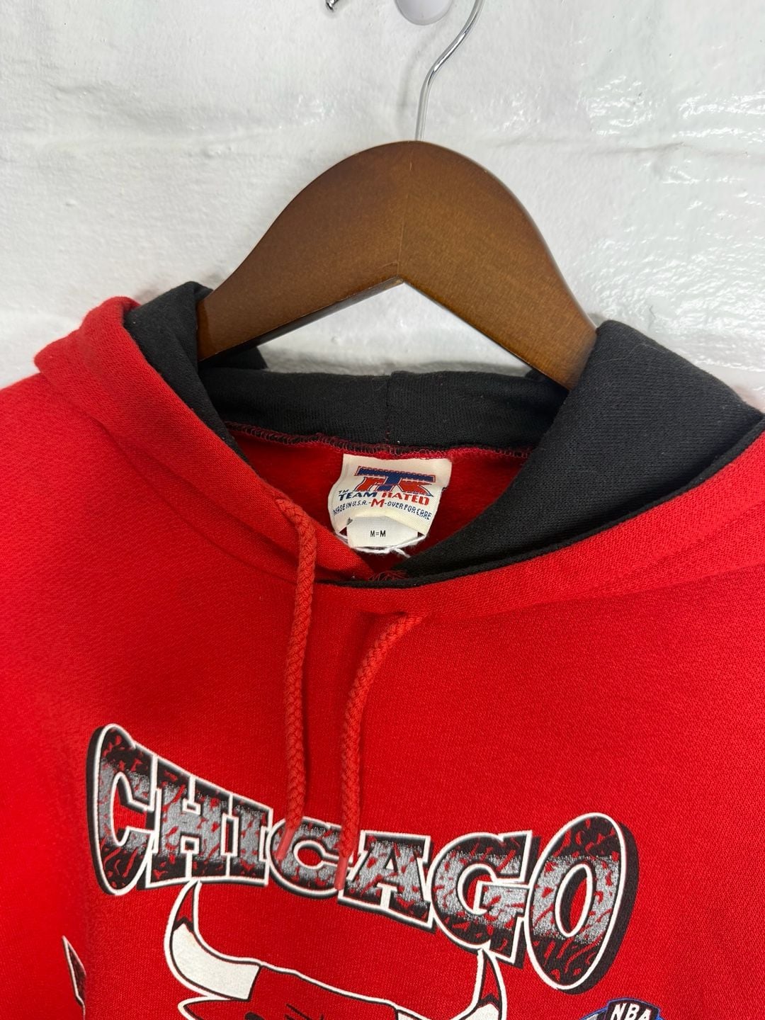 Team Rated Chicago Bulls Vintage NBA Hoodie Size M Red Pullover 3