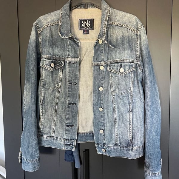 Rock & Republic Denim Jacket Size L Blue Distressed Trucker
