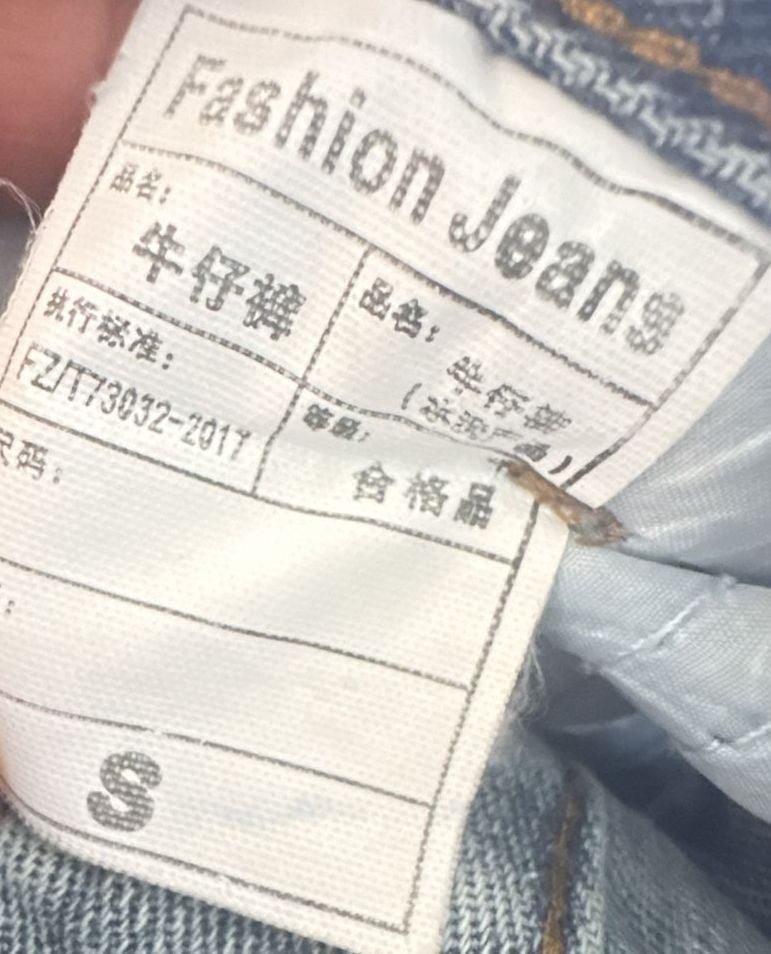 Fashion Jeans Women’s Size S Light Wash Blue Denim Petite Cropped 26W 23L 6