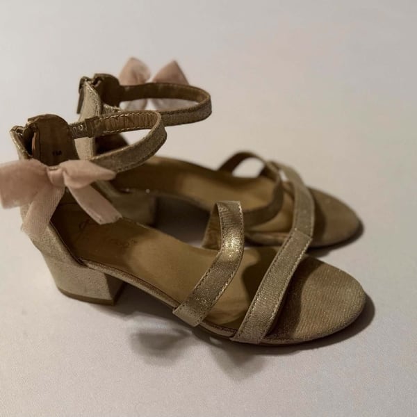 Jellypop Girls size 1 Gold Heeled Sandals Side Bow