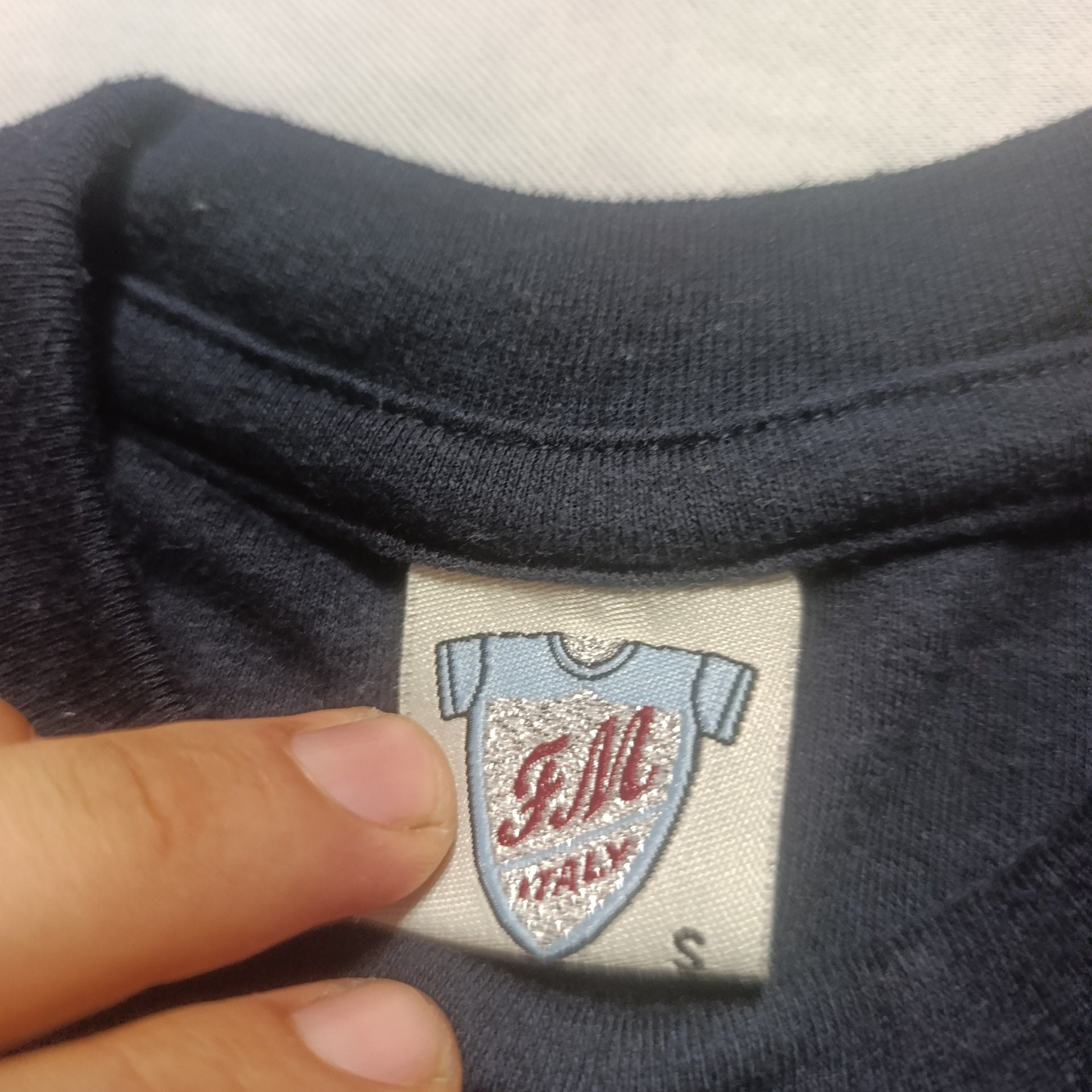 Vintage Italia Roma Embroidered Navy Blue T-Shirt 4