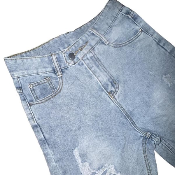 Fashion Jeans Women’s Size S Light Wash Blue Denim Petite Cropped 26W 23L
