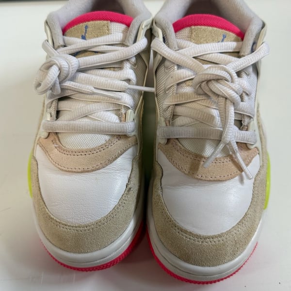 Jordan Air Jordan 4 RM Size 4Y White Hyper Pink Sneakers