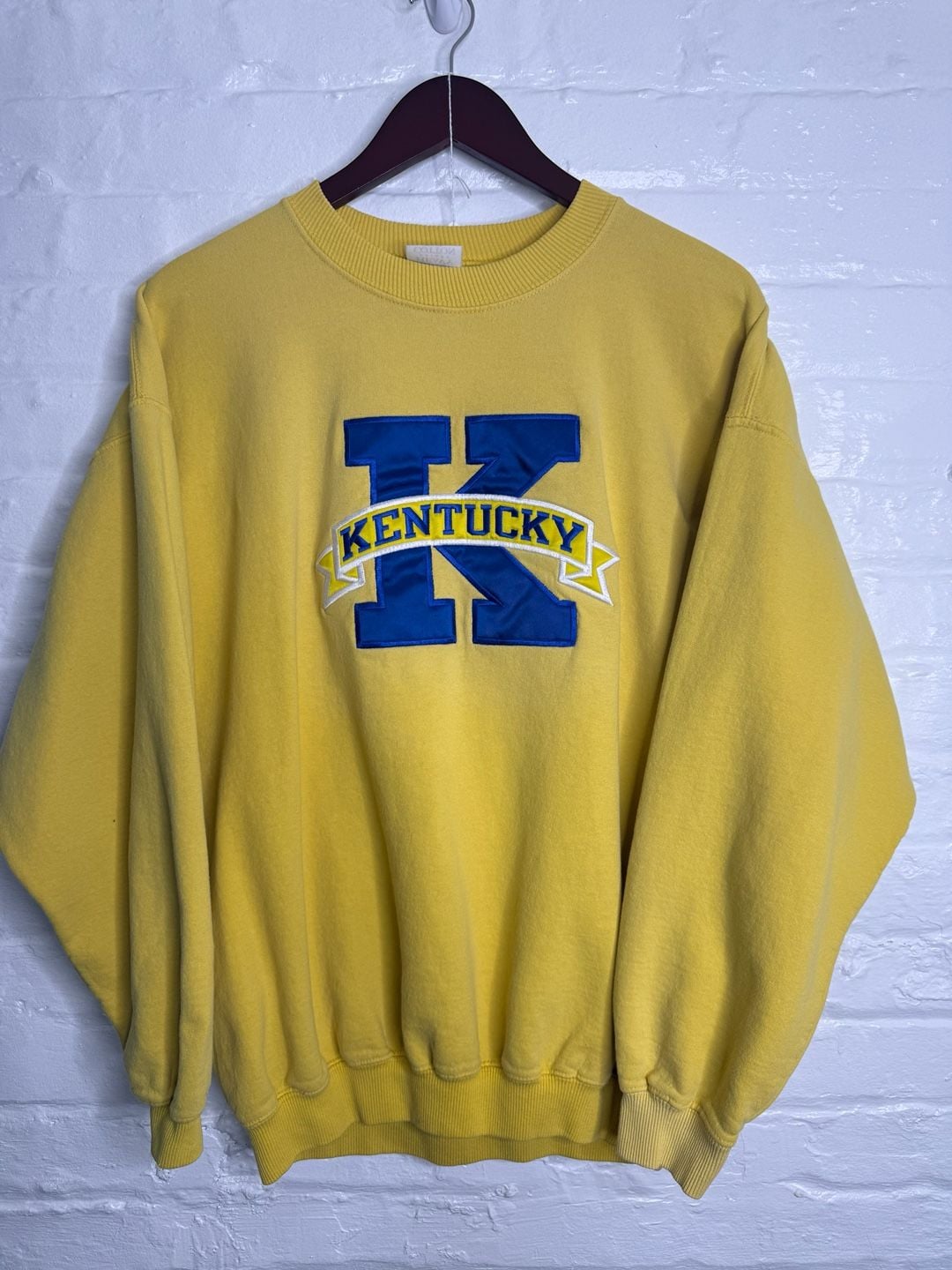Gildan Kentucky Wildcats Sweatshirt Yellow Embroidered Logo Crewneck 2