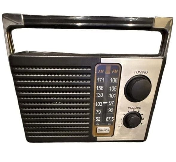 Yewrich AM FM Portable Transistor Radio Black Battery AC Powered 2