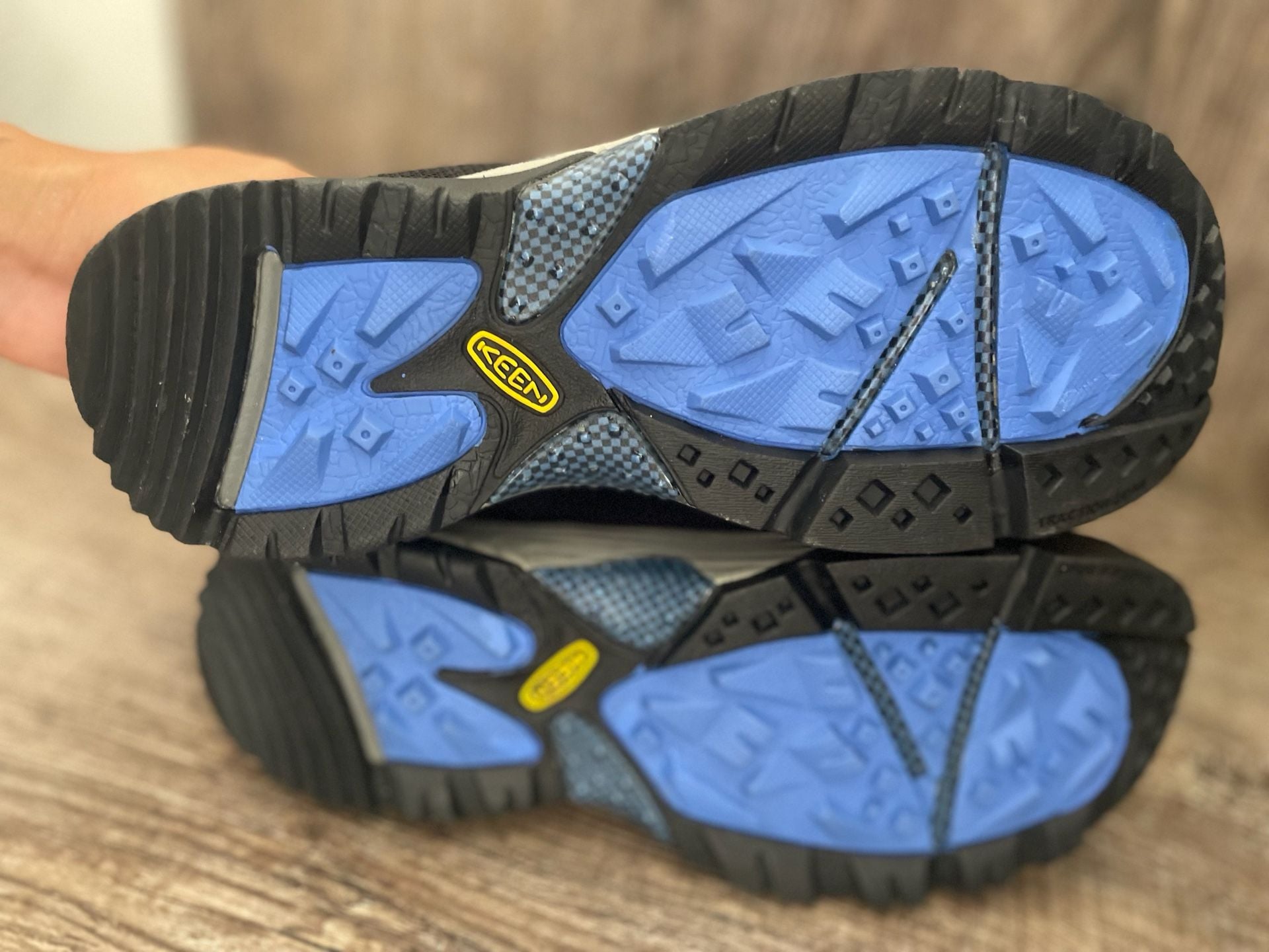 Keen Obsidian WP Size 6.5 Black Blue Waterproof Hiking Shoes 7