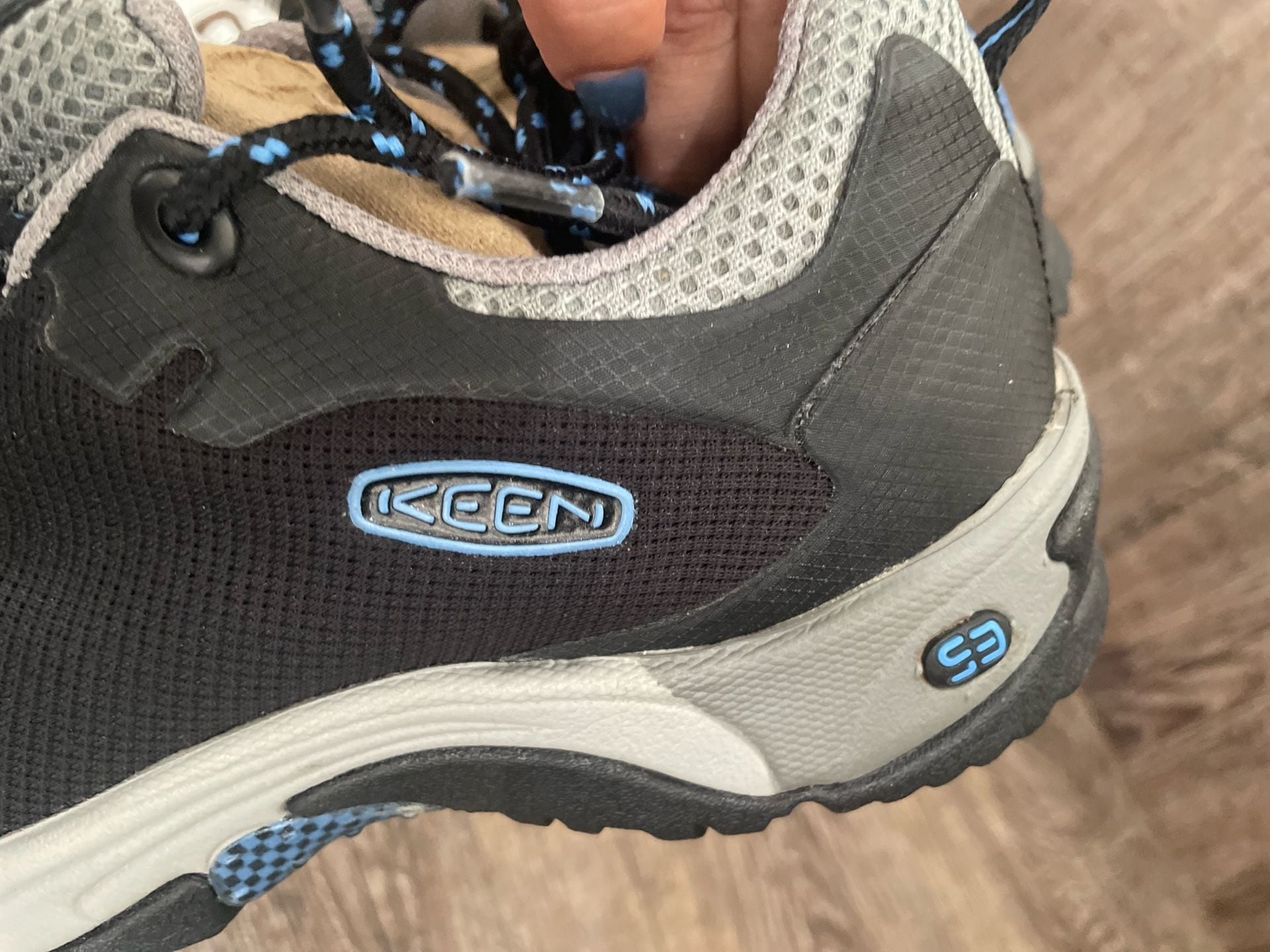 Keen Obsidian WP Size 6.5 Black Blue Waterproof Hiking Shoes 8