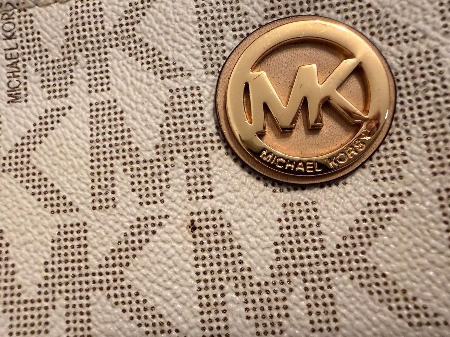Michael Kors Jet Set Vanilla PVC Crossbody Bag 3