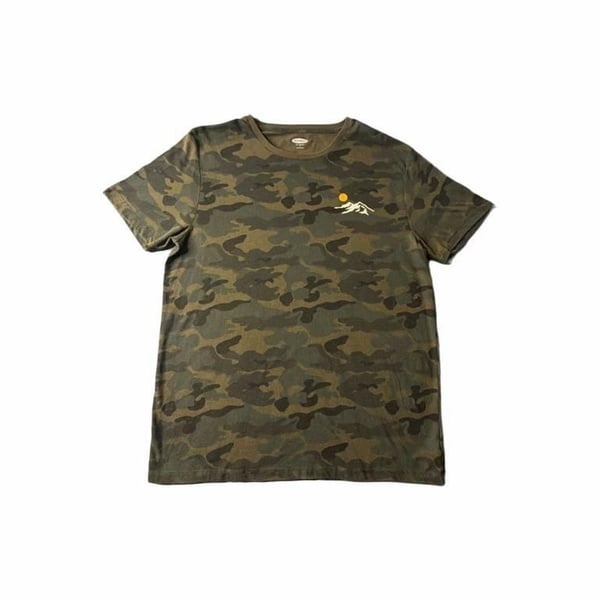 Old Navy T-Shirt Size L Green Camo Mountain Sun Graphic